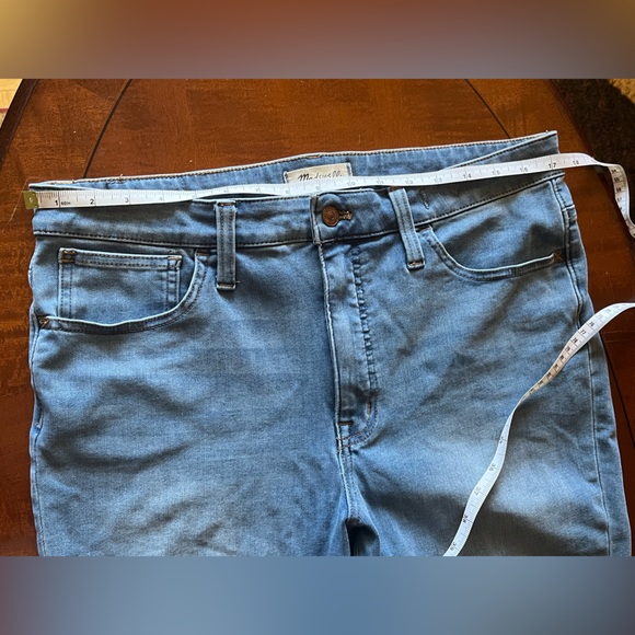 Madewell Curvy Skinny Roadtripper cropped jeans. High rise. Blue medium wash 31P - Picture 7 of 12